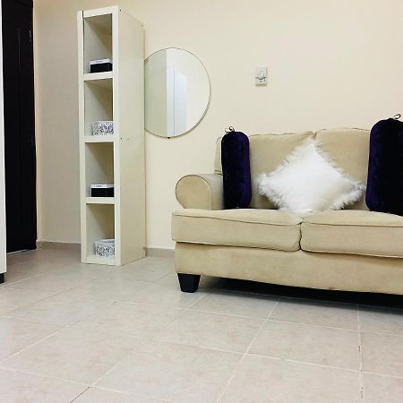 Nash Guest House Females Only Dubai Exterior foto