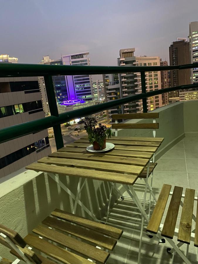 Nash Guest House Females Only Dubai Exterior foto
