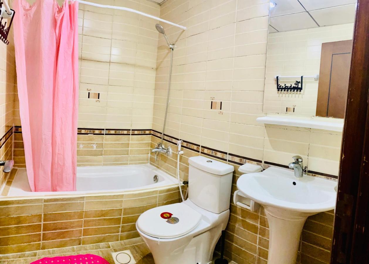 Nash Guest House Females Only Dubai Exterior foto